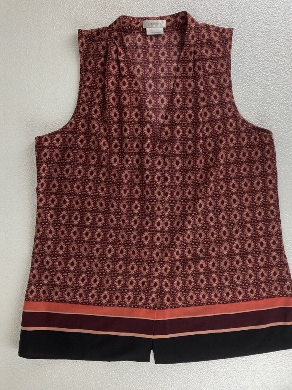 Womens L Lightweight V-Neck Sleeveless Burgundy Top Career Core Flowy Van Heusan